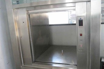 双开门（贯通门）电梯控制系统有何特点？