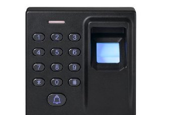 ＂指纹 密码 刷卡＂三合一 多功能梯控系统